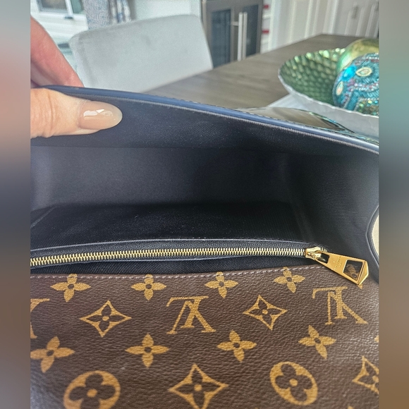 **SOLD**Louis Vuitton Cherrywood Vernis PM Handbag - Picture 6 of 16